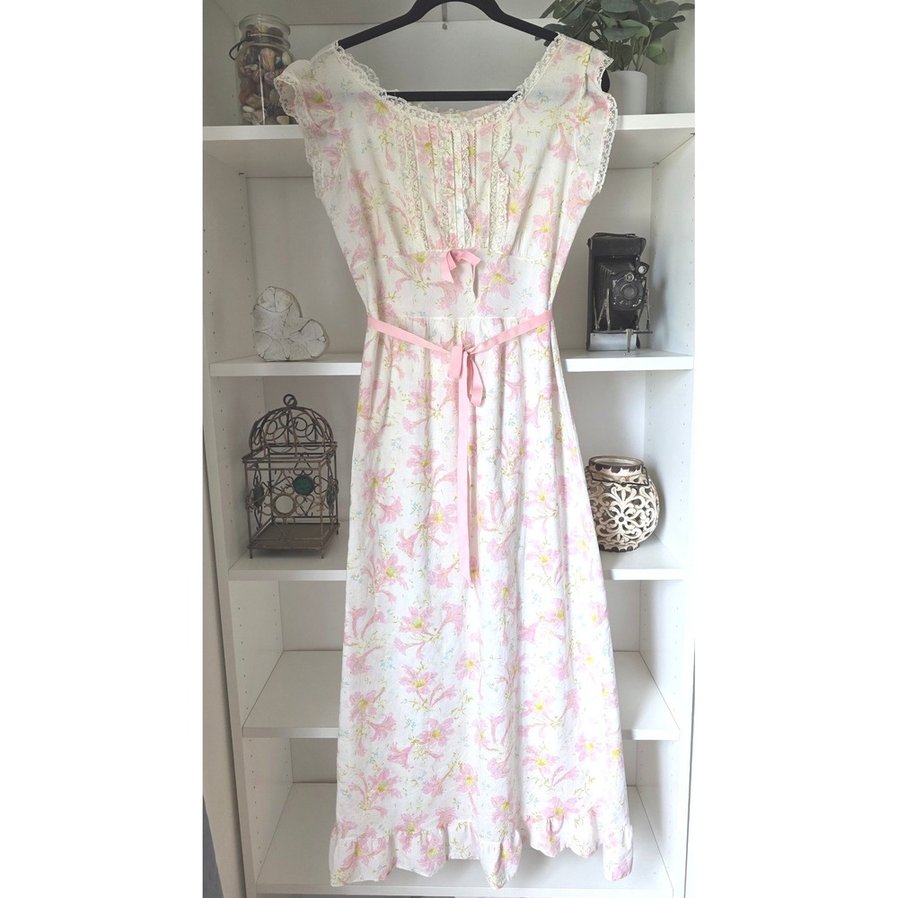 Society Lingerie vintage slip nightgown pink floral lace cottagecore 70s 80s